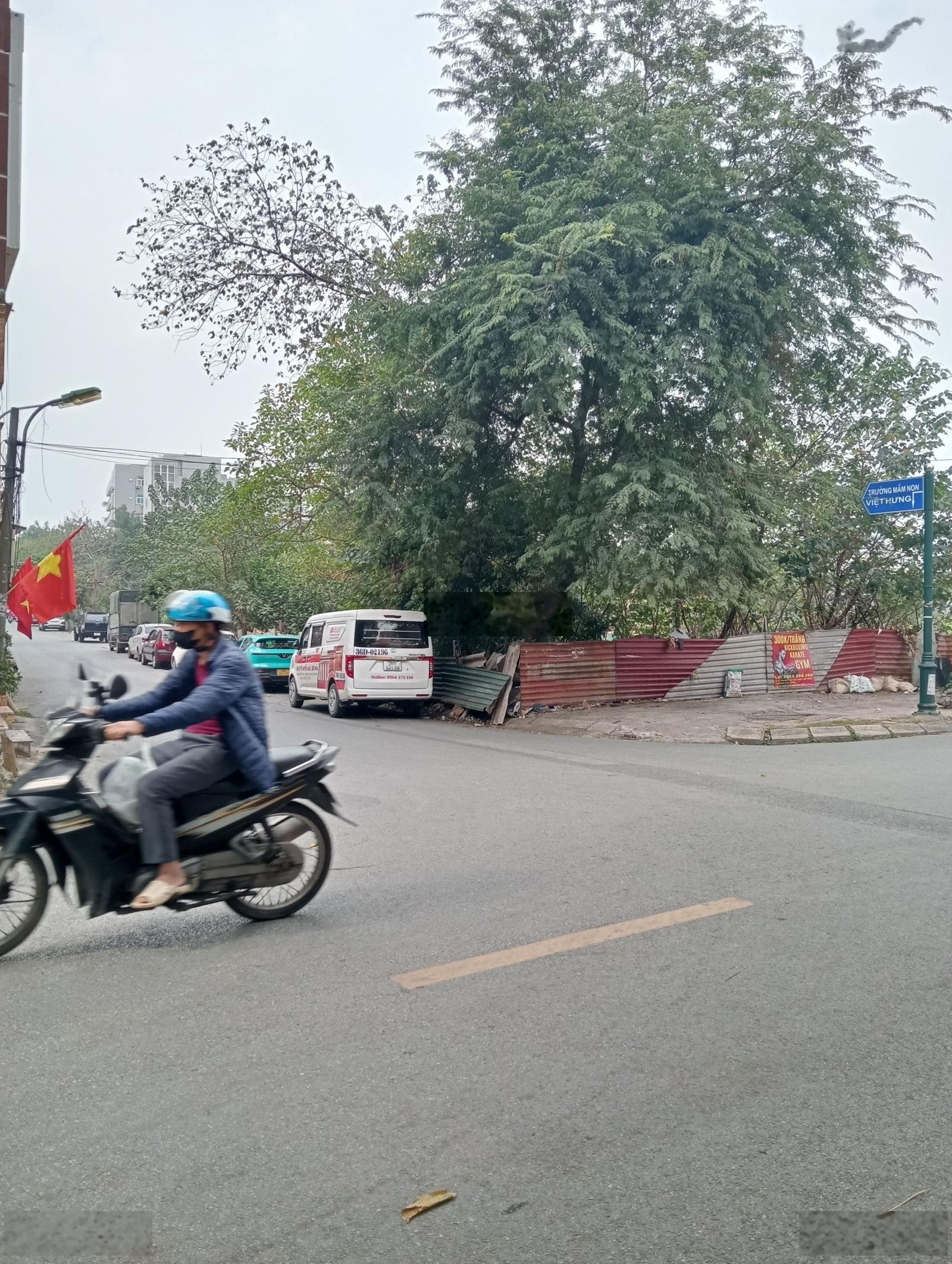 Ô tô thông, chạy vòng quanh, bán đất việt hưng 94m, hơn 17 tỷ. em thủy 0987883182