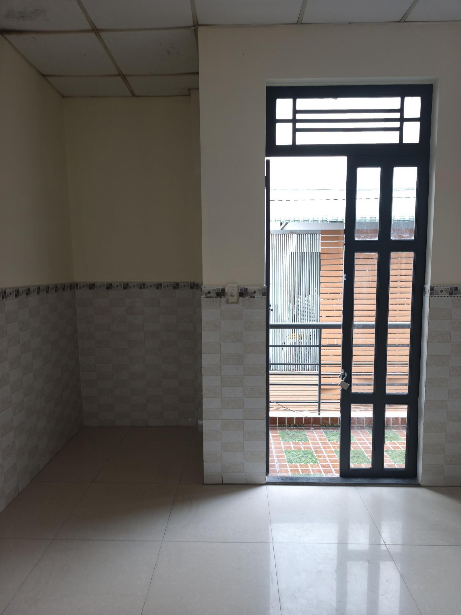 Cần bán gấp căn nhà khu vip Đầm Sen Park, P. Minh Phụng, Q11. 104m2, 6PN, có chỗ đỗ ôtô, chỉ 9 tỷ