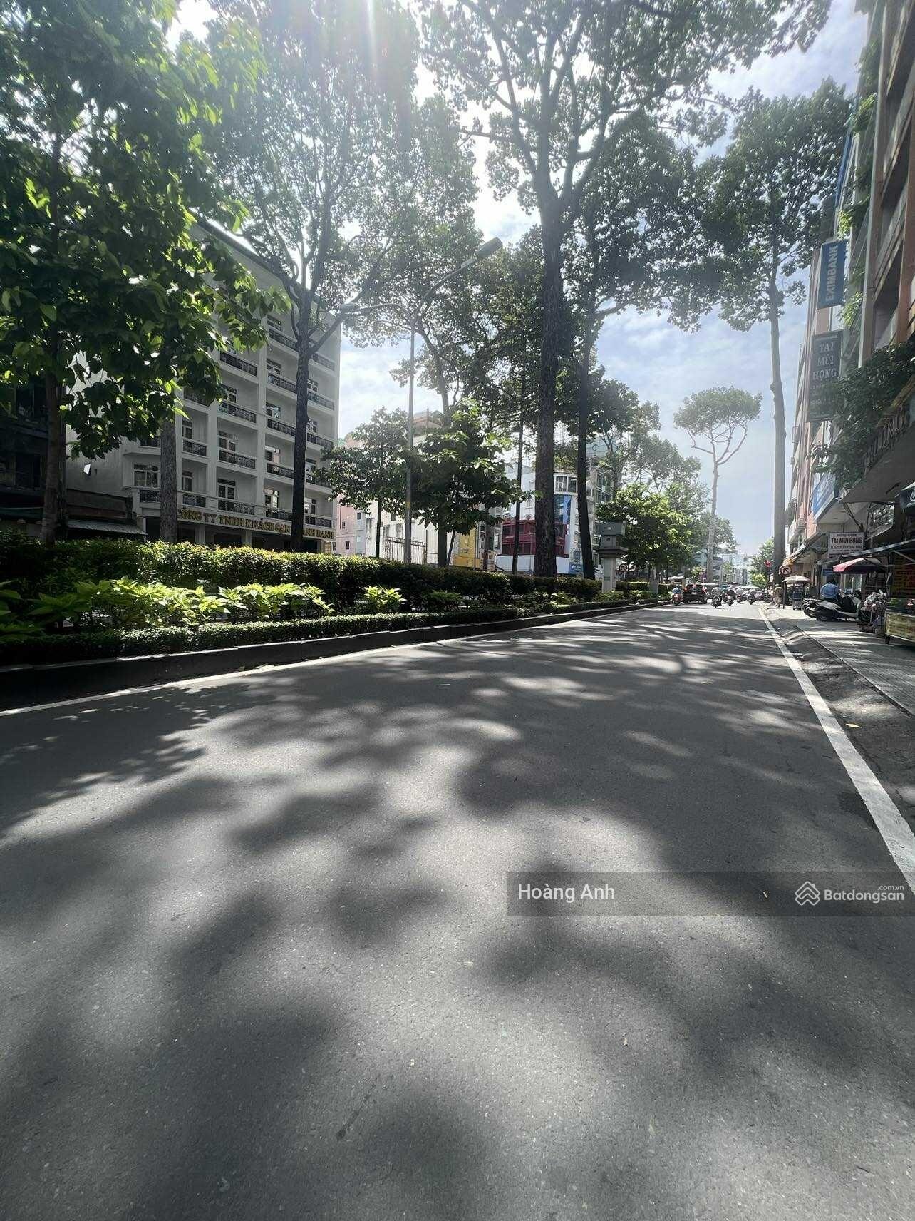 Mặt tiền đường lớn thuận tiện buôn bán kinh doanh - 7 tầng - dòng tiền cho thuê cực cao