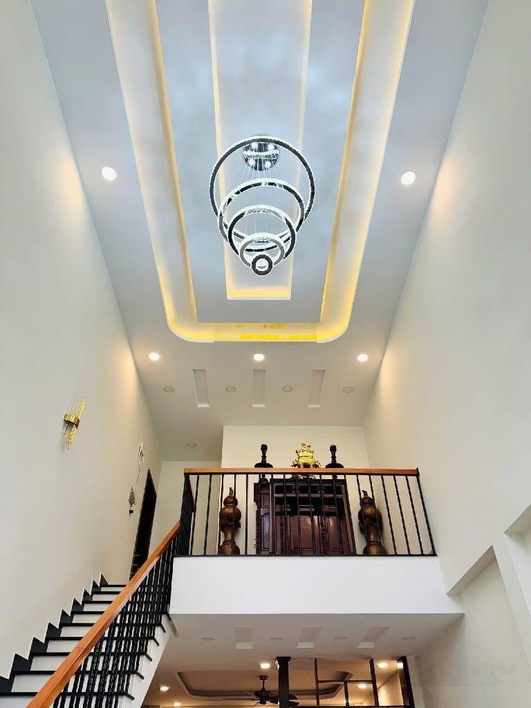 DT: 102m2 - 2 tầng - Đường Số 9, P16, GV giá 8 tỷ 5