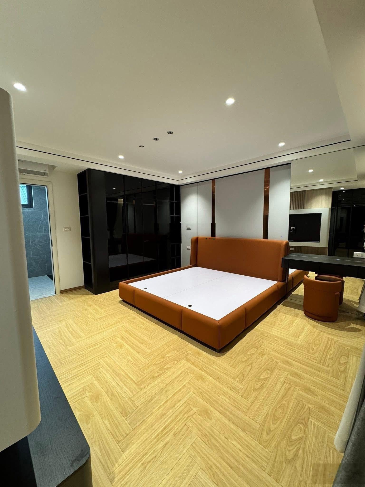 Bán gấp nhà trung tâm Mỹ Đình 50m2, 7 tầng, thang máy, nhỉnh 14 tỷ, ở luôn, kinh doanh, ô tô đỗ cửa