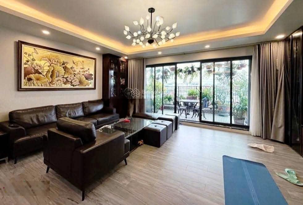 Mới nhất 2025, Vạn Bảo, Ba Đình, 7 tầng, thang máy, gara ô tô, sát phố, 42m, 16 tỷ