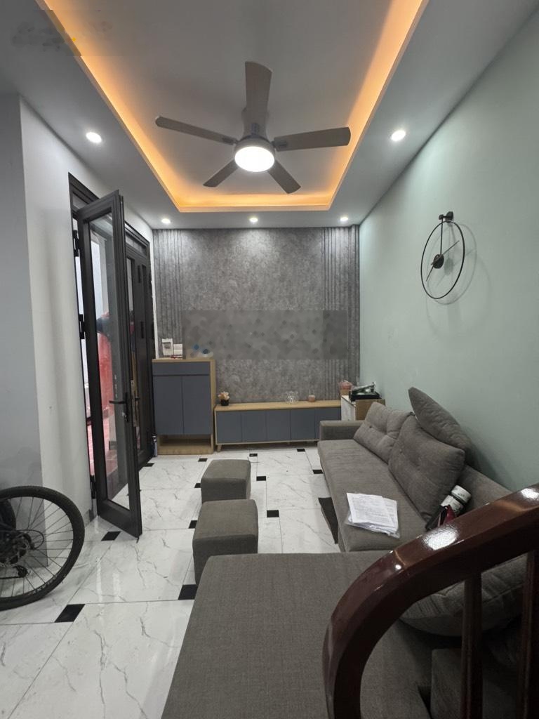 Bán nhà riêng Ngõ 325 Nguyễn Khang, diện tích 33m2 x 5 tầng, giá 7,1 tỷ