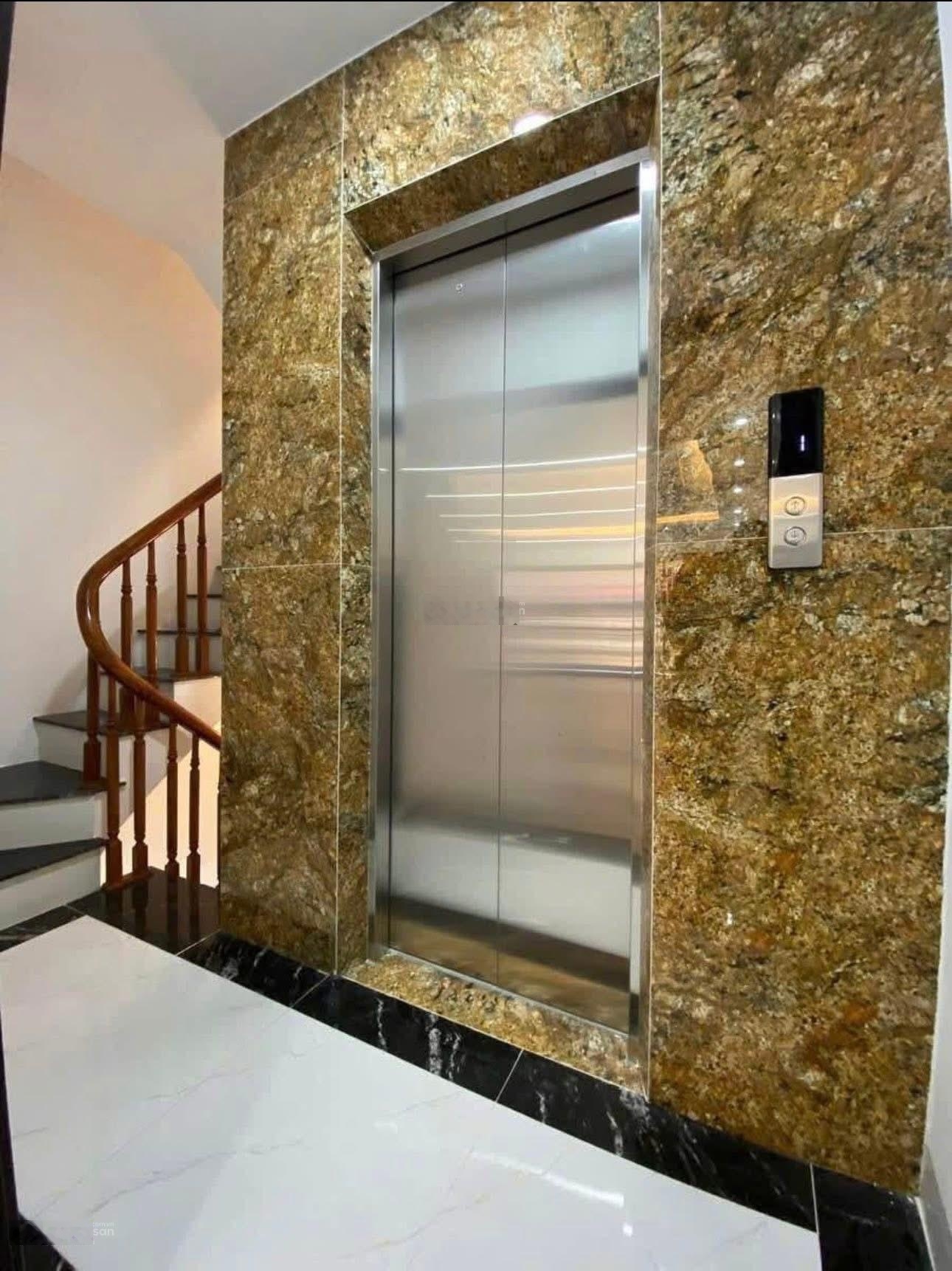 Trung Tâm Thị Trấn Trôi -40m2-5Tầng -Thang Máy - Chỉ 8.xTỷ