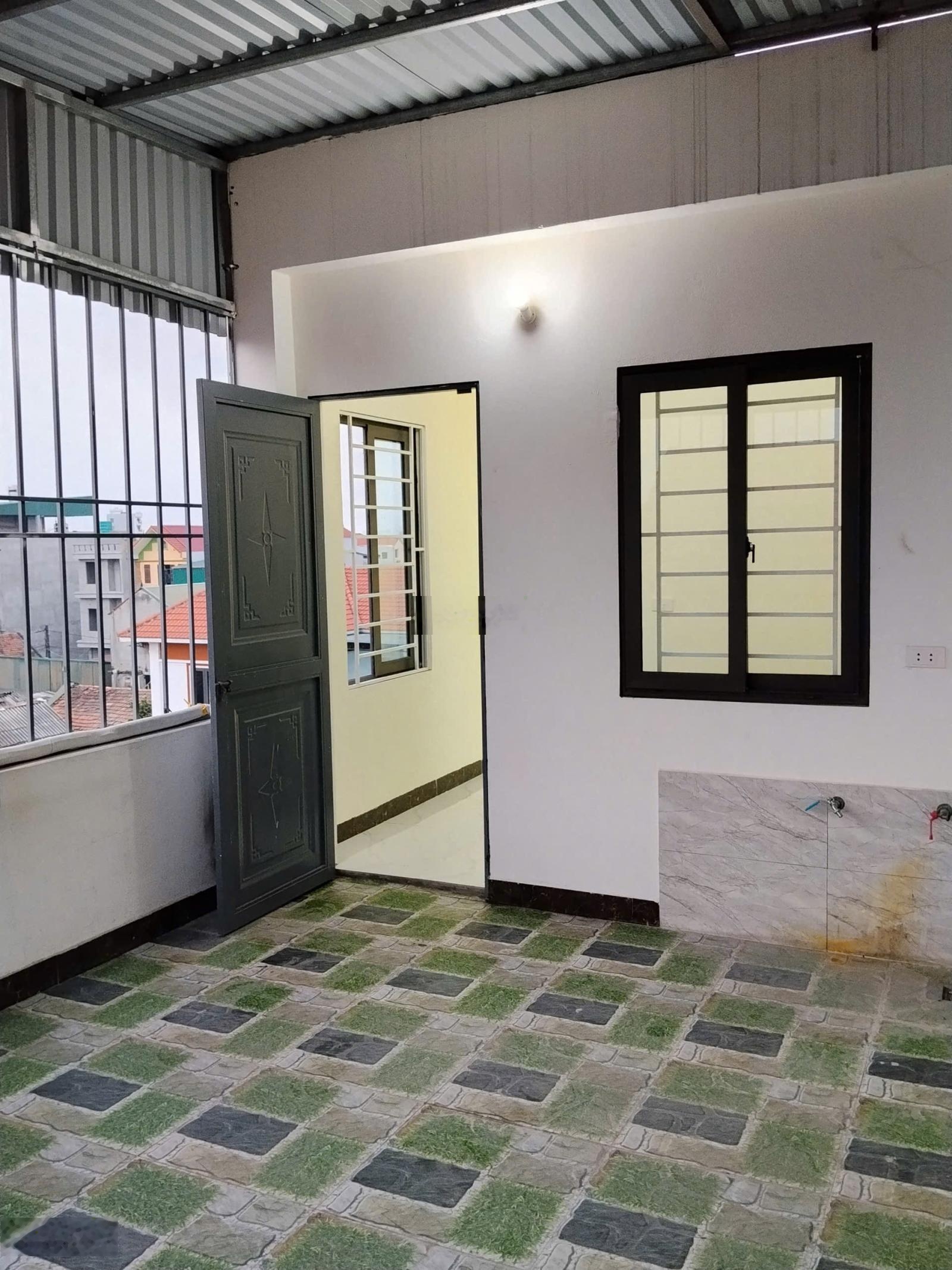 nhà thạch Bích 4 tầng x32m2 ngay chợ đầu mối phía nam, sát cạch cụm công nghiệp thanh oai,