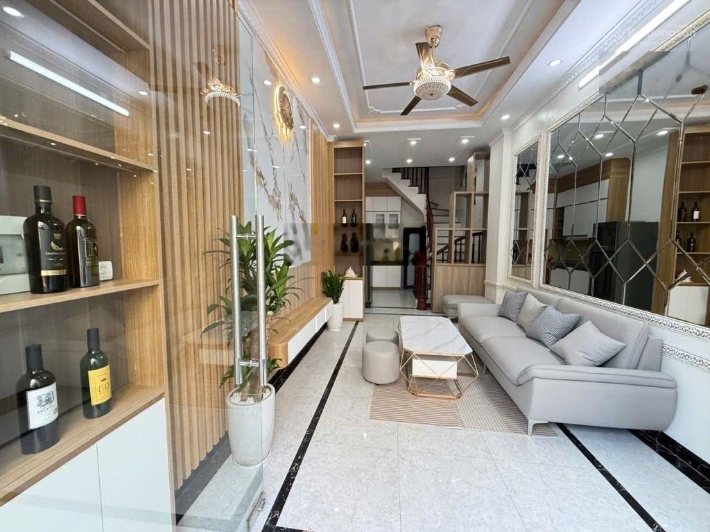 Sát phố- ngõ rộng thoáng-36m 5tầng- full nội thất- thang máy- thuỵ khuê