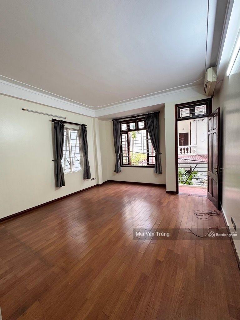 Nhỉnh 8 tỷ! hiếm nhất cầu giấy- nguyễn khang-yên hòa-nhà dân xây-41mx5t, 02 thoáng- 5 bước ra ô tô