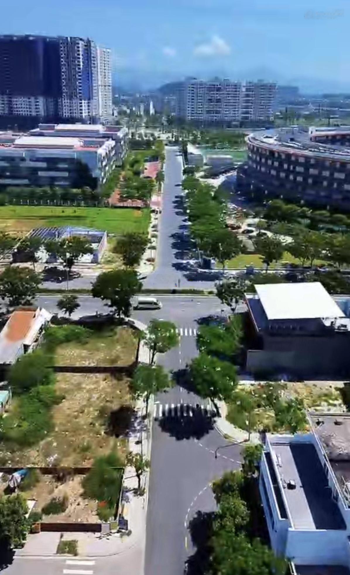 Góc 3 mặt tiền duy nhất - Đẹp nhất khu đô thị FPT - Ngay các tòa chung cư