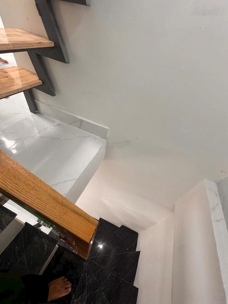 Bán nhà đẹp Phú Thọ Hoà ngang 4,4 m dài 4 m có 2 PN 2 WC hẻm 3 m sạch giá 2 tỷ 480 SHR