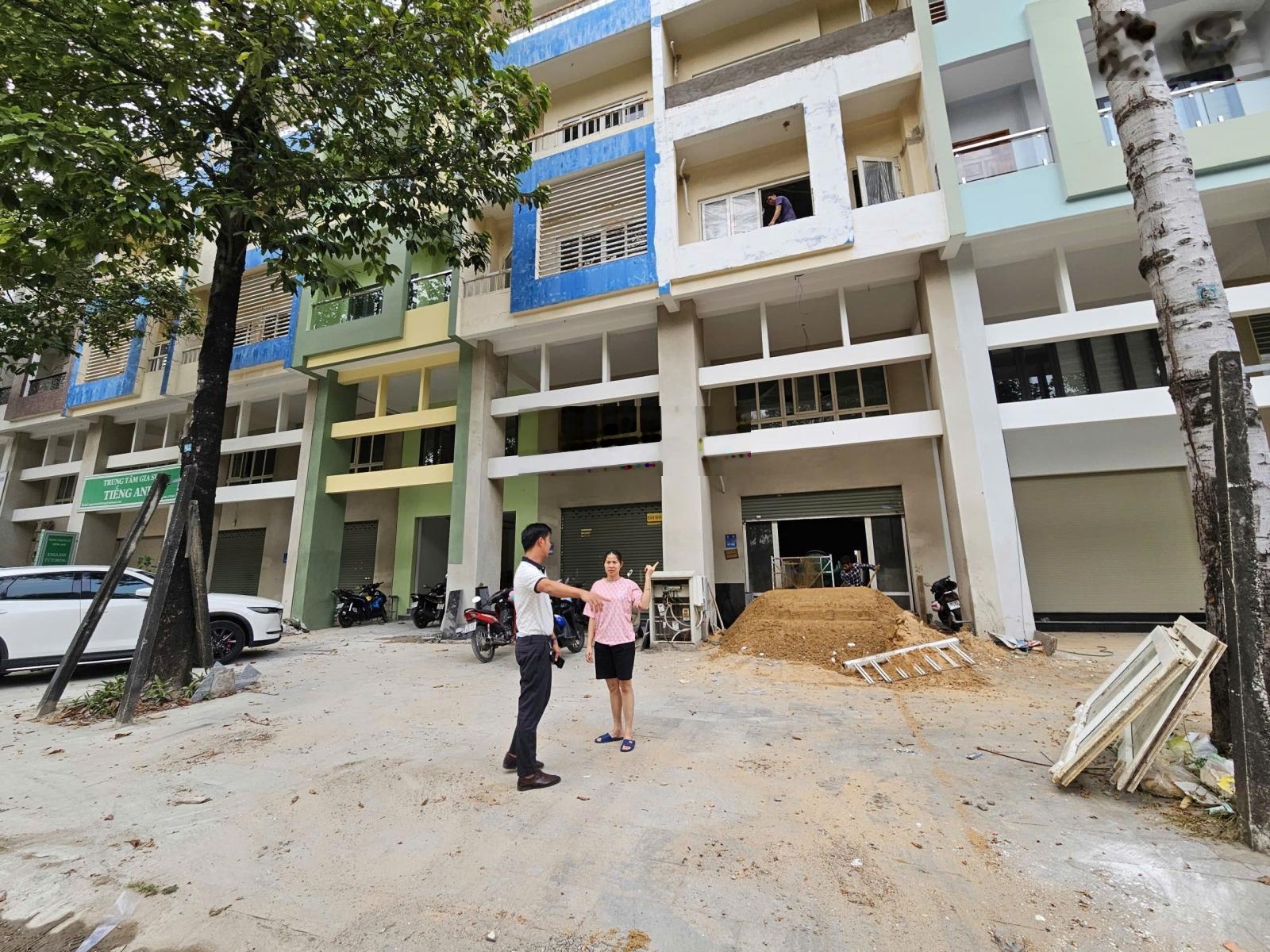 Bán nhà phố mặt tiền Bùi Thị Xuân