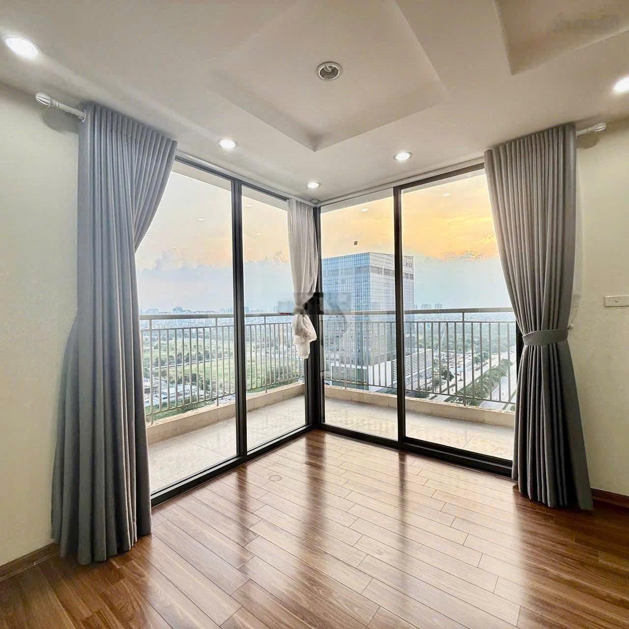 N03T8 giá 8.X tỷ căn góc 3PN view thẳng Hồ Tây (ban công Đông Nam) duy nhất tại Ngoại Giao Đoàn