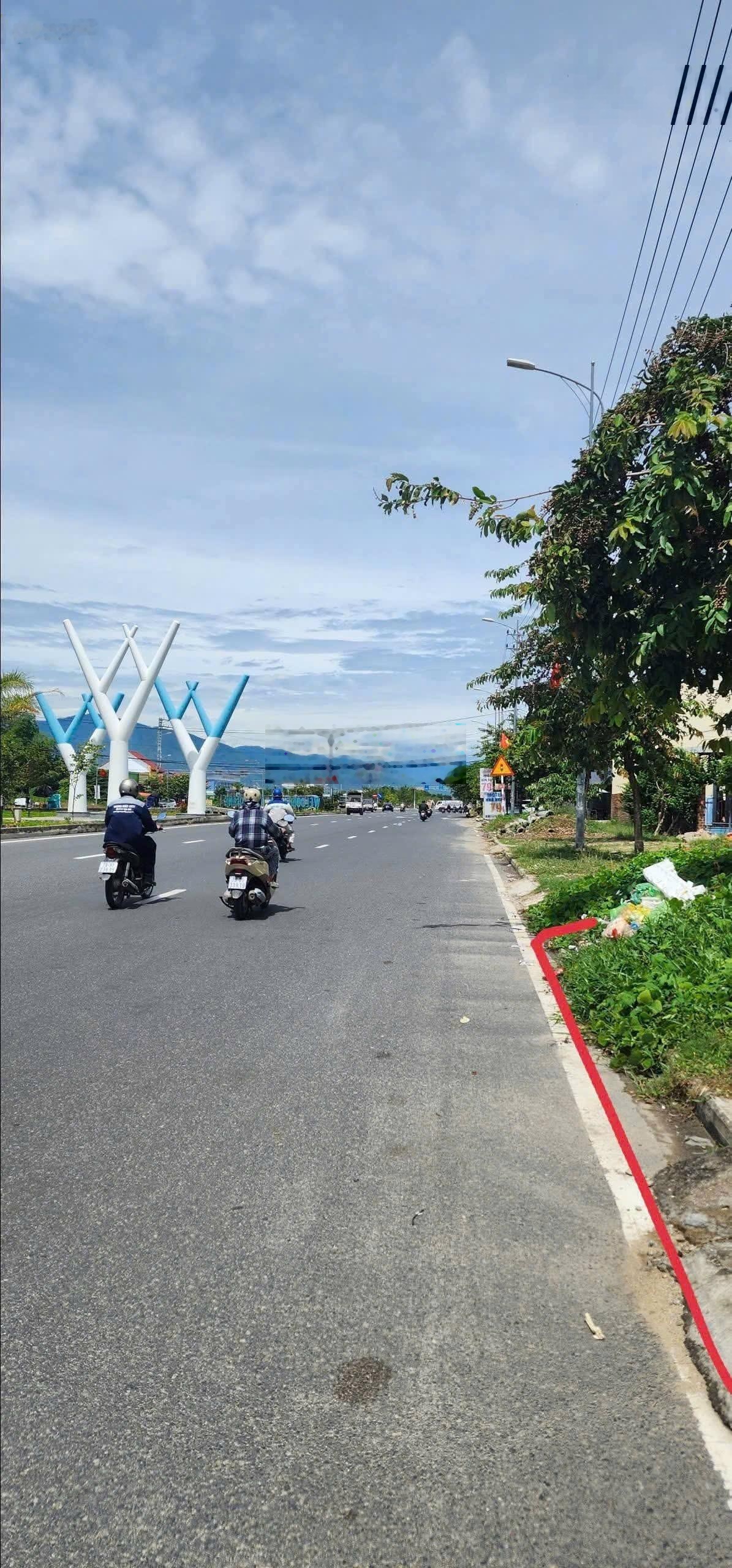 Đất Đại Lộ Võ Nguyên Giáp - 627,5m2 ngang 14m - Phù hợp KD showroom, kho xưởng - giá 18tỷ800