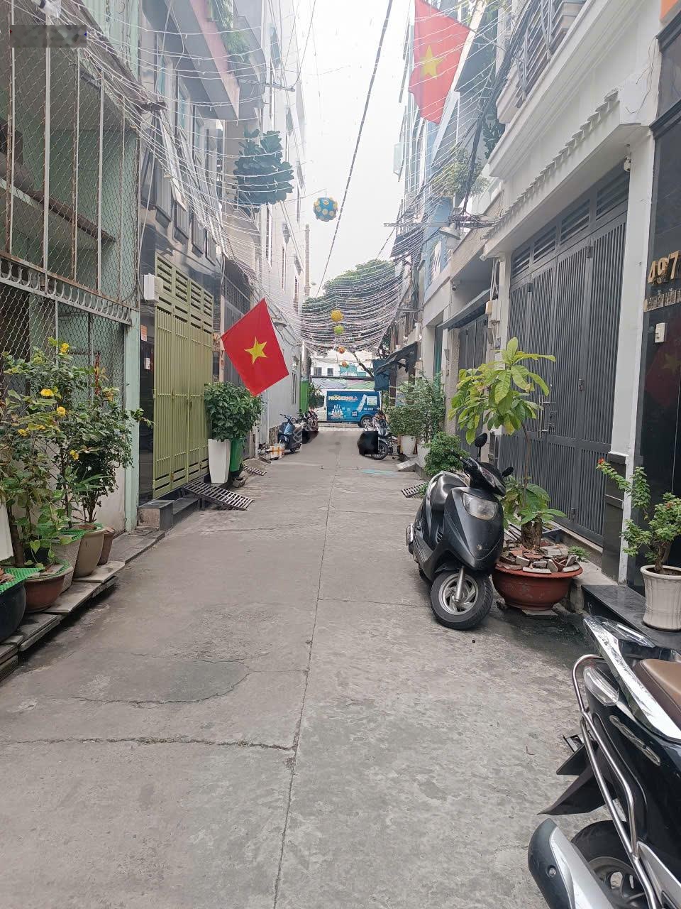 Bán Nhà Nguyễn Văn Tố Quận Tân Phú, DT: 5.2x12m, giá 9.5 tỷ TL