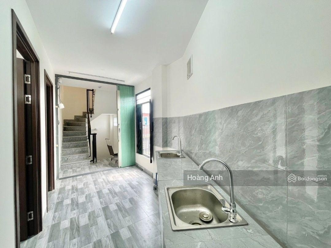 CHDV 6 phòng khép kín - cạnh ĐH Văn Lang/ ĐH Công Nghiệp nên khả năng lắp đầy phòng cao