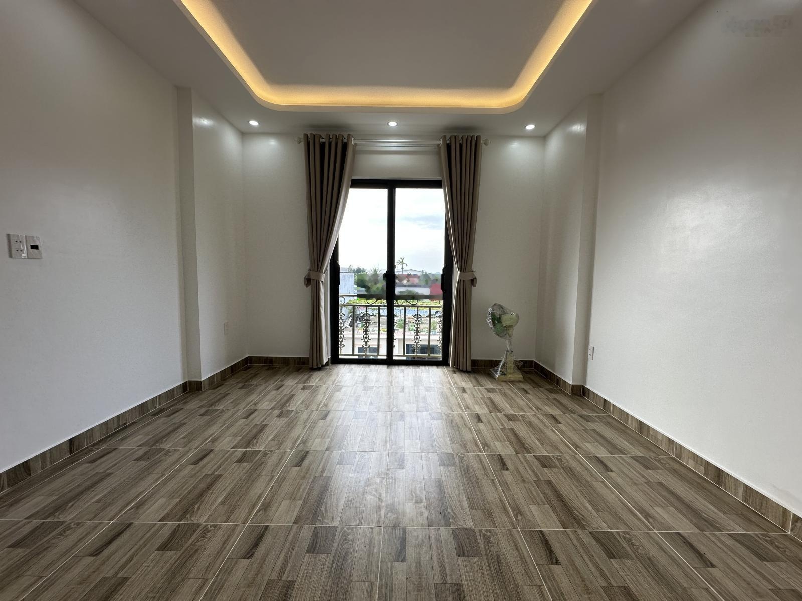 Bán nhà 4 tầng xây mới mặt đường kinh doanh buôn bán Trần Bá Lương, phường Hưng Đạo, Dương Kinh