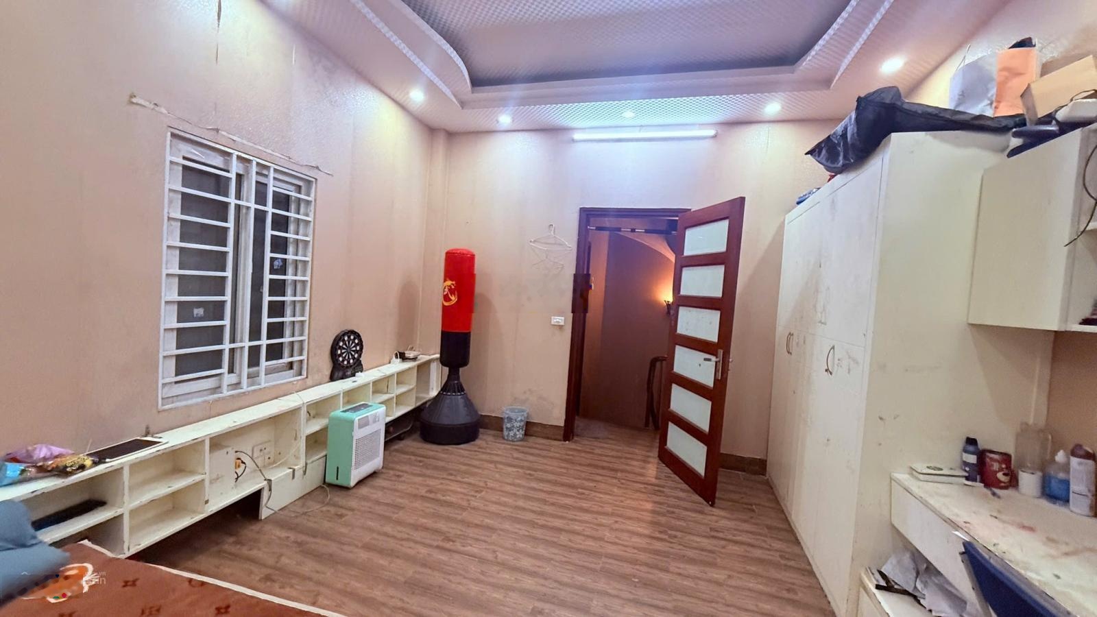 Rẻ nhất khu vực bán nhà phạm văn đồng cầu giấy-5 tầng-32m2-mt 4.1m giá chỉ 7.6 tỷ