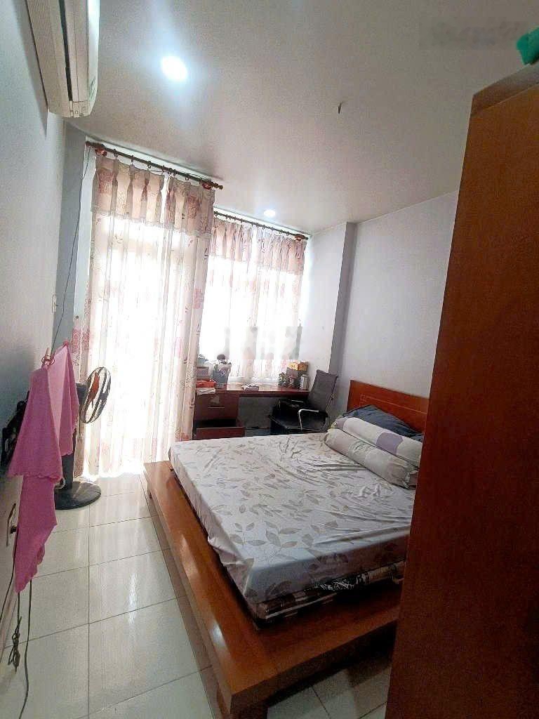 Bán Nhà 4 Tầng- DT 55m2- Đông Hưng Thuận- Gần Chợ Cây Sộp- Nguyễn Văn quá- Chỉ 4.290 tỷ Tl.