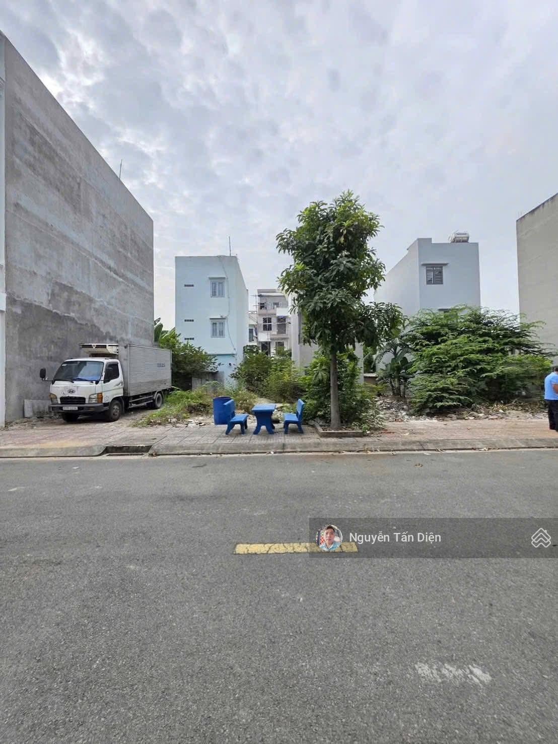 Bán cục đất ngay bến xe Tân Đông Hiệp sát bên ngã tư 550