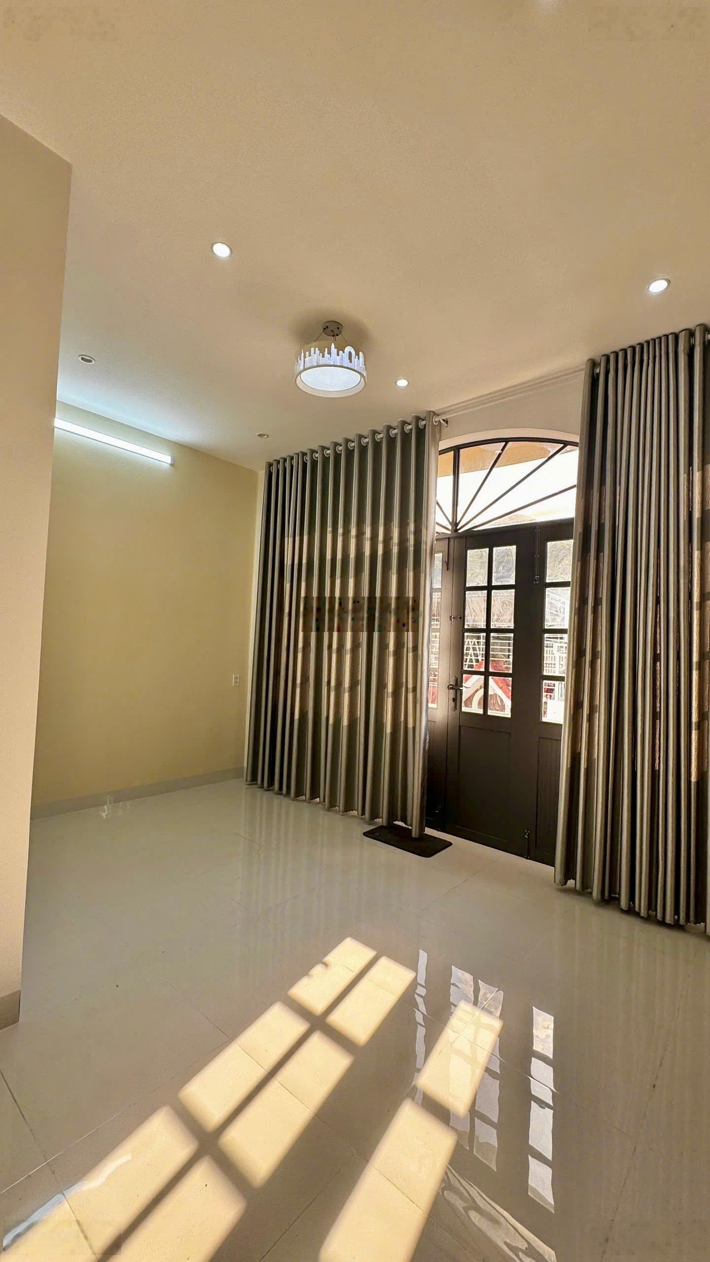 Nhà ngay mặt tiền Nguyễn Sơn tái định cư Hòn Rớ 1 dt 84m2 cách Nguyễn văn Linh 70m