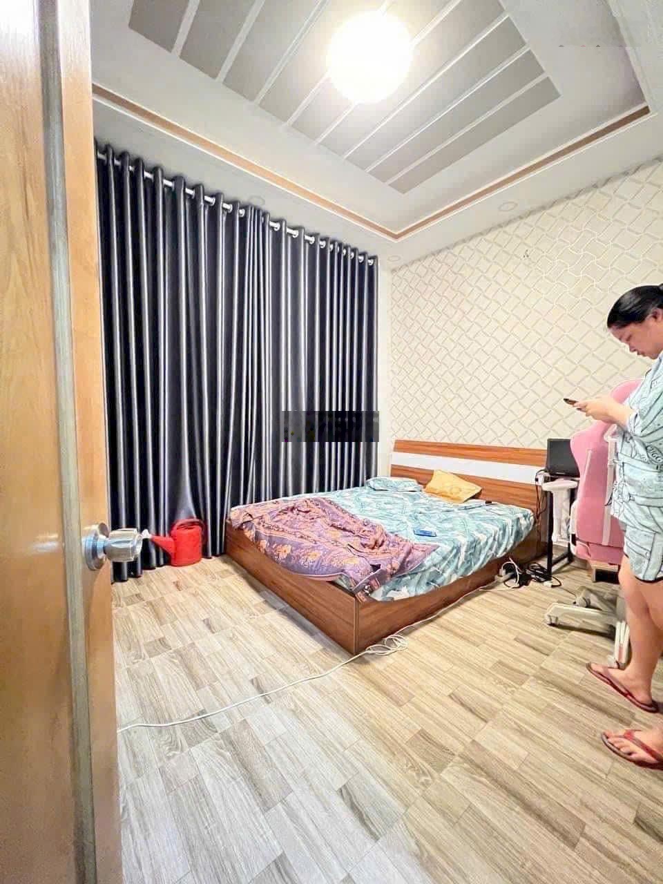 (Bao giấy tờ). Nhà 54,4m2 Phan Xích Long xây 4 tầng, hẻm 6m thoáng. Sổ hoàn công đủ