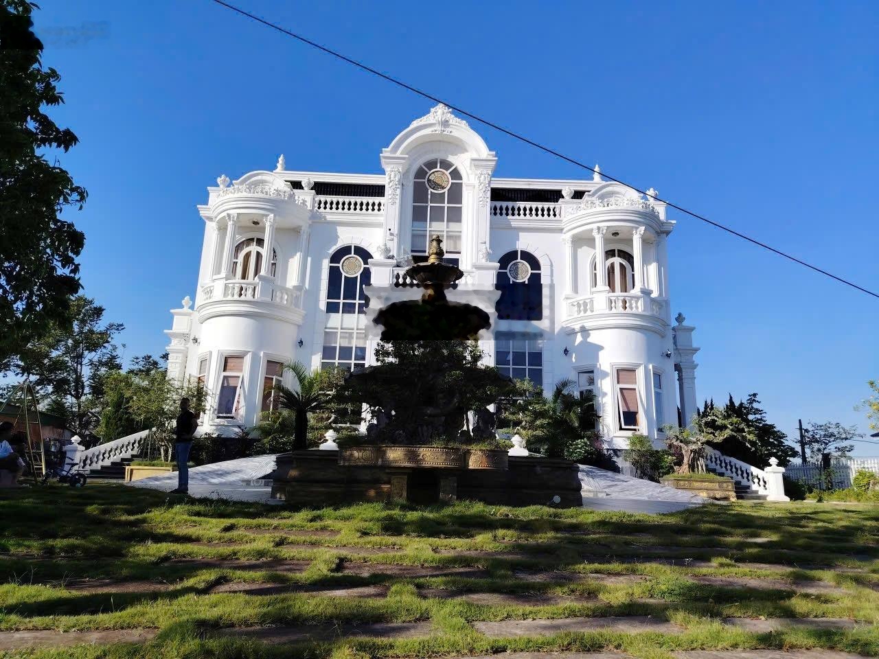 Bán dinh thự nghỉ dưỡng Quỳnh Lưu - Nghệ An DT 3150m2 - 1500m2 thổ cư xây dựng 300m2 - giá 27 tỷ