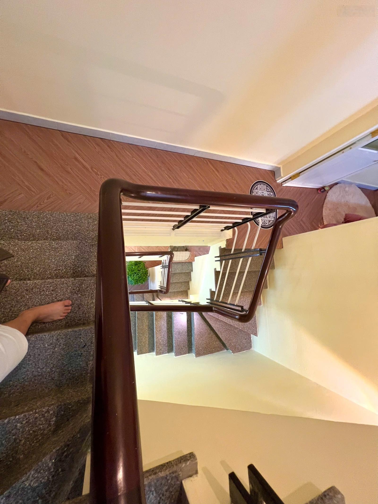 Bán nhà hẻm hàn thuyên trung tâm nha trang cách biển 100m