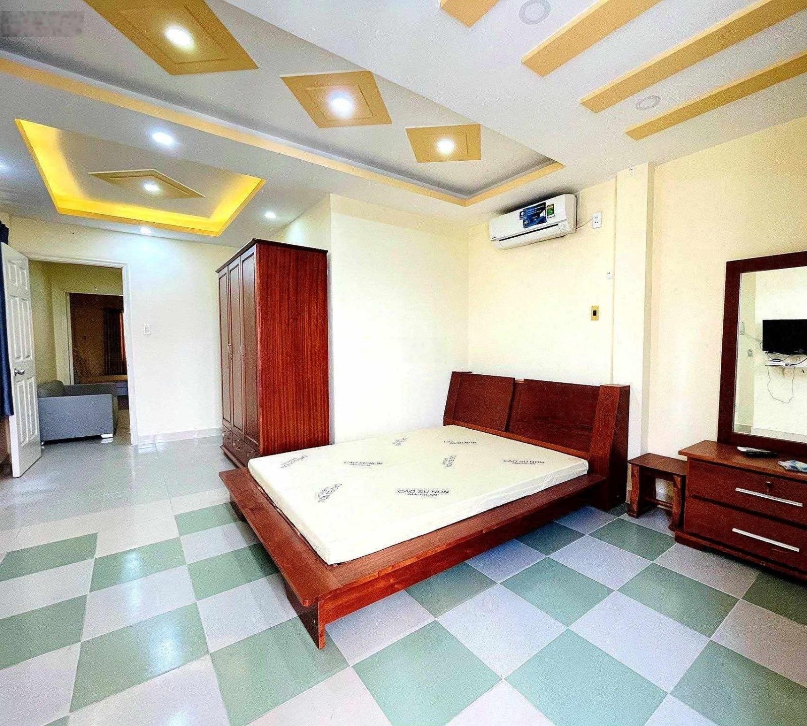 1 căn ra mặt tiền Duy Tân - hẻm thông kinh doanh - 4.5 x 16 - 3 tầng 6PN - 9.35 tỷ còn TL