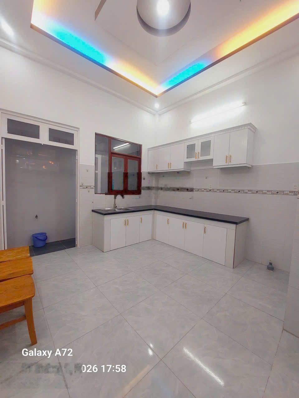 Nhà sổ riêng 72m(4*18), 3 tầng 6pn.. Phước kiển nhà bè bán 5 tỷ 500