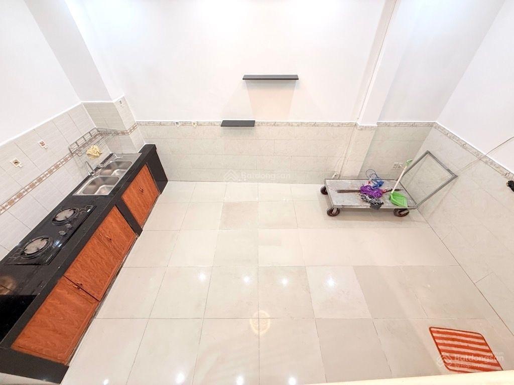 Xe hơi đỗ cửa Bùi Đình Tuý, 4 tầng, hẻm dân trí đẹp, gần mặt tiền nhỉnh 4tỷ