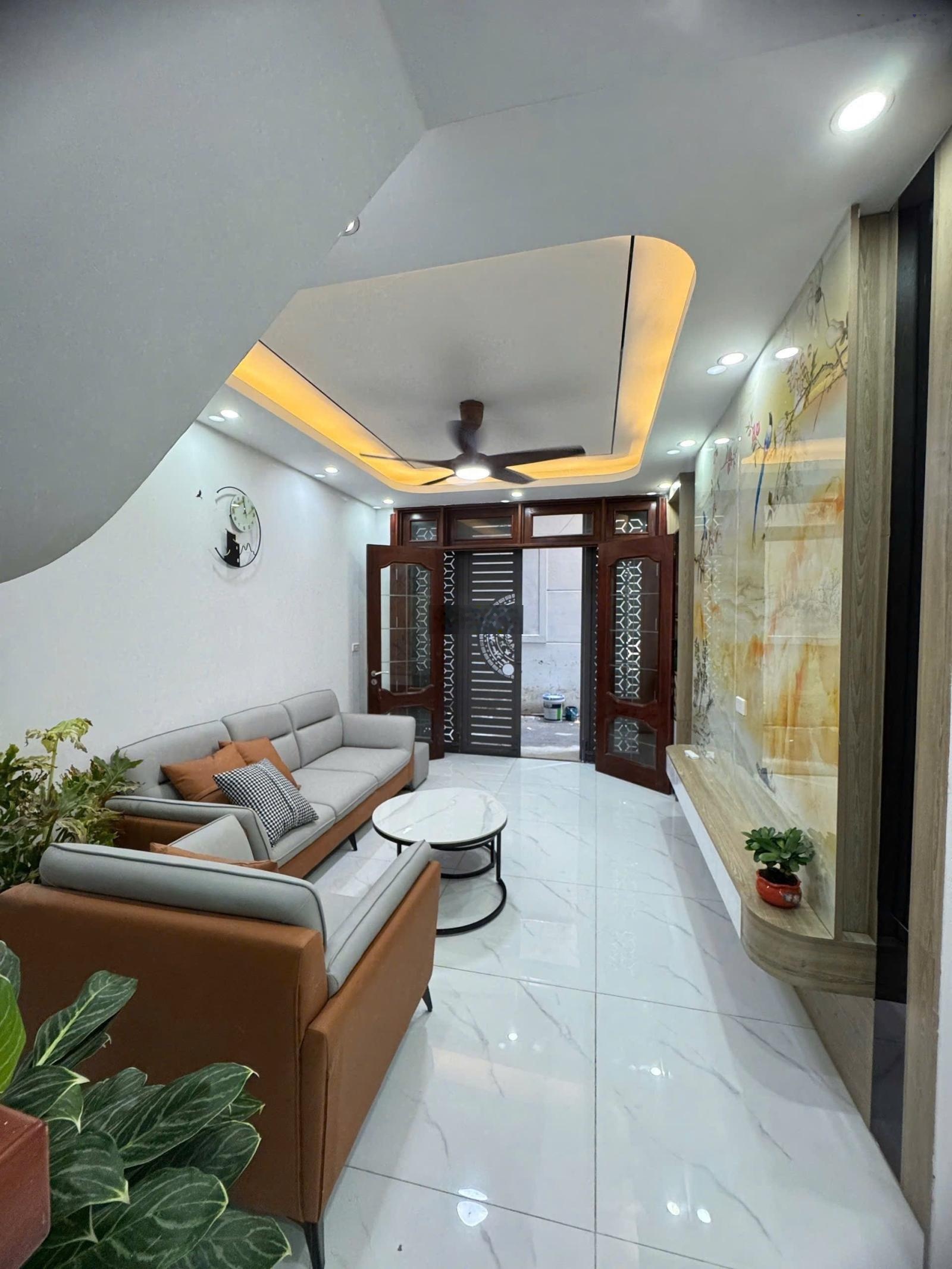 Nhà Văn Tiến Dũng 10m ô tô tránh nhỉnh 6 tỷ, 150m2 sàn, view bể bơi Từ Liêm, view hồ Đức Diễn