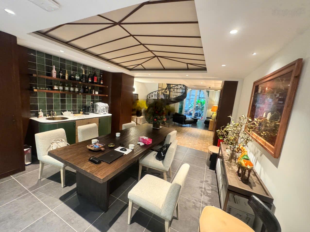 Siêu phẩm Bến Thành Thủ Khoa Huân Q1 - 77.26m2 - 4 tầng nội thất luxury - giá 52 tỷ