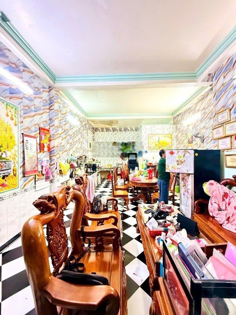 Bán NR cực chất tại Lê Lợi, giá 7,5 tỷ, 75m2, 3PN, 3WC, 2 tầng, pháp lý đầy đủ