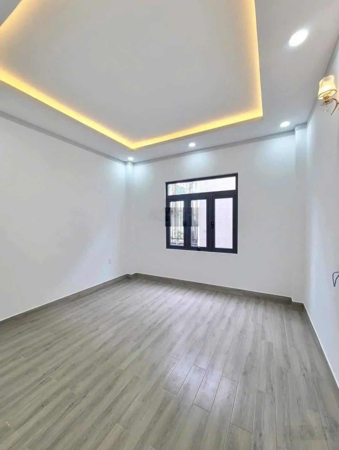 Bán nhà Đông Hoà 3 tầng vị trí đẹp gần hội trường Đông Hoà diện tích: 125m2 giá 7tỷ250 TL