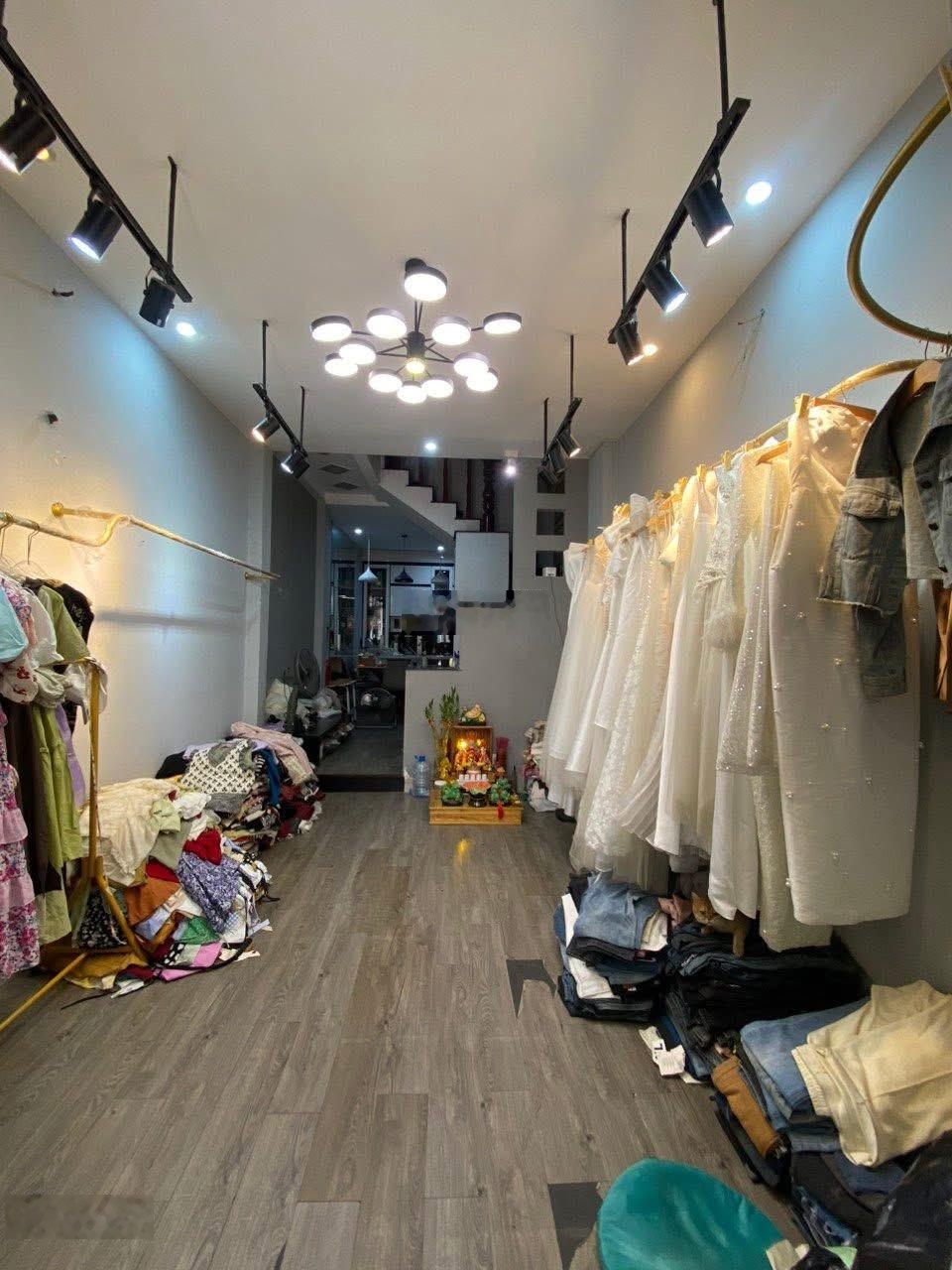 Nhà đúc BTCT 1 trệt 2 lầu đường Bùi Quang Là p12 gò vấp