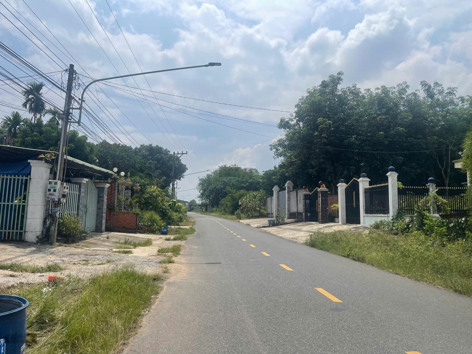 Giáp chủ bán 400m2 đất mặt tiền Ba Lanh Xi Thới Hòa Bến Cát Bình Dương LH: 0908133447