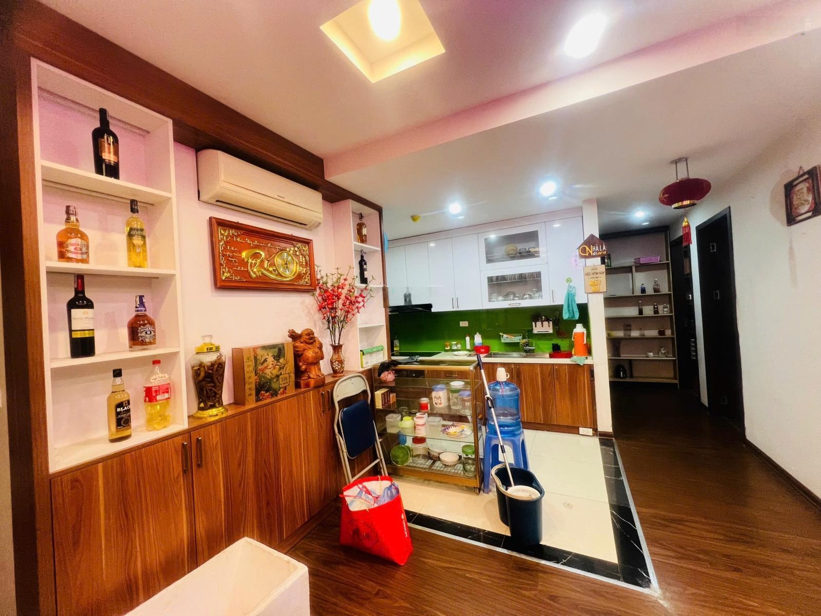 Chính chủ cho thuê 3 phòng ngủ full đồ chung cư Homeland Thượng Thanh giá 12 triệu: 0916393862