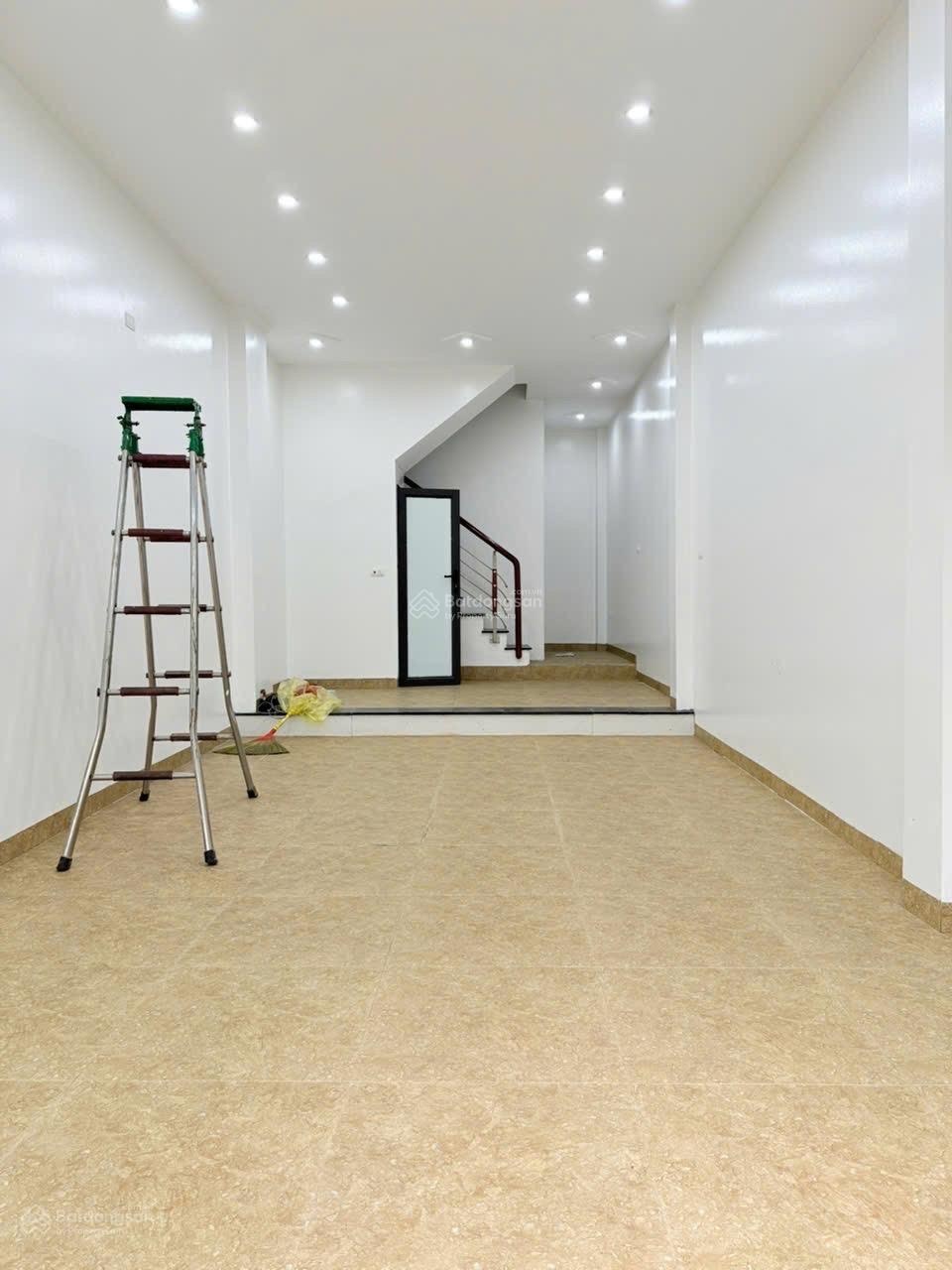 Bán nhà ô tô tránh vỉa hè TĐC Tu Hoàng Phương Canh 5T thang máy 43m2 14 tỷ