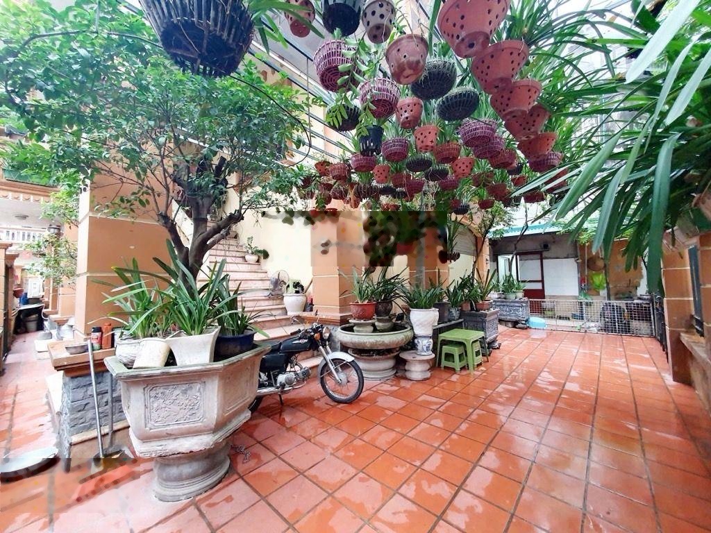 Bán nhà phố Xã Đàn , Đống Đa, DT 161m2/MT 10m/ 5 Tầng, giá 65 tỷ.