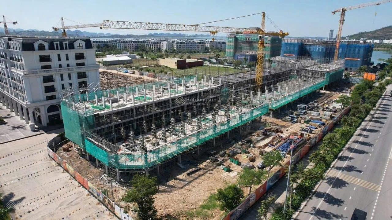 Shophouse biển Hạ Long xây dựng 6 tầng DT-100m2 Gía 16 tỷ sổ đỏ lâu dài, CK 17% tặng 5 chỉ vàng