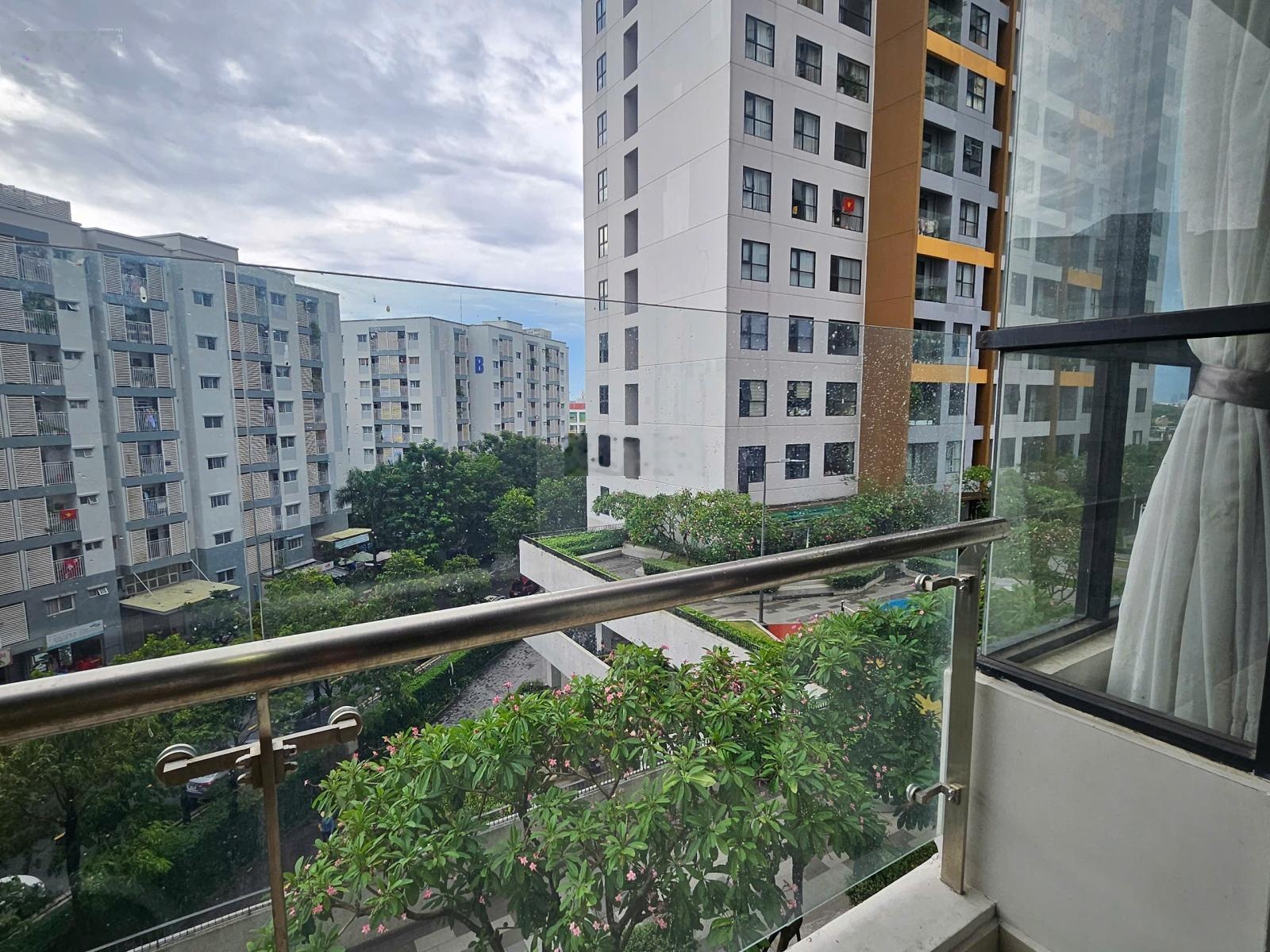 Bán căn hộ Mizuki Park, mặt tiền đường NVLinh. Căn 72m2/2PN, sẵn sổ hồng. Giá 4,1tỷ LH: 0935470097