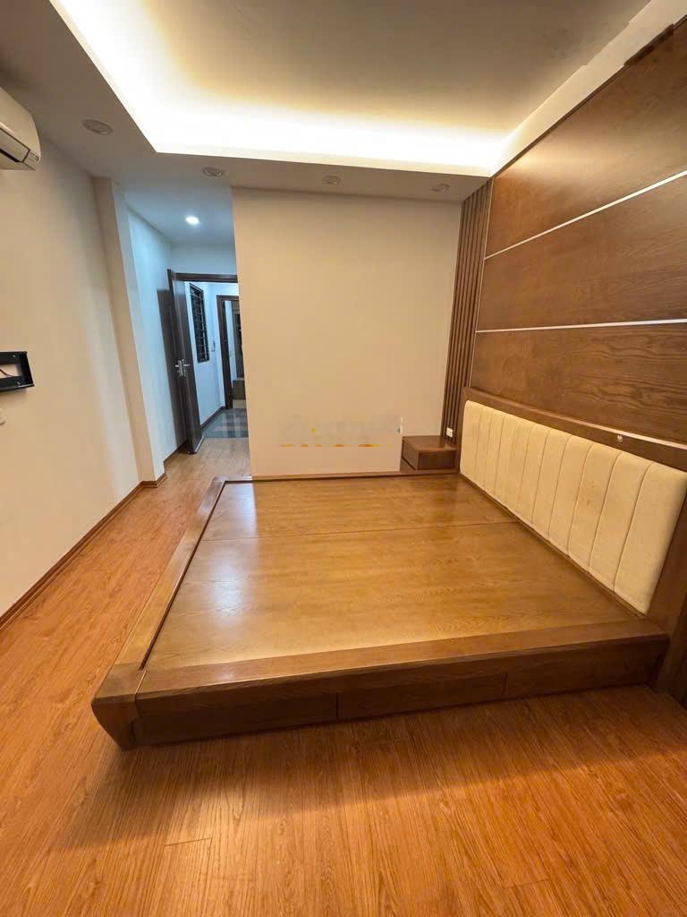 Cho thuê nhà nguyên căn ngọc thụy 40m² 5 tầng full nội thất