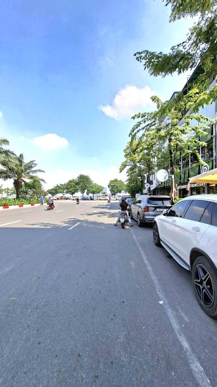 Bán nhà mặt phố Văn Cao 98m2, 7 tầng giá: 78 tỷ. Ba Đình