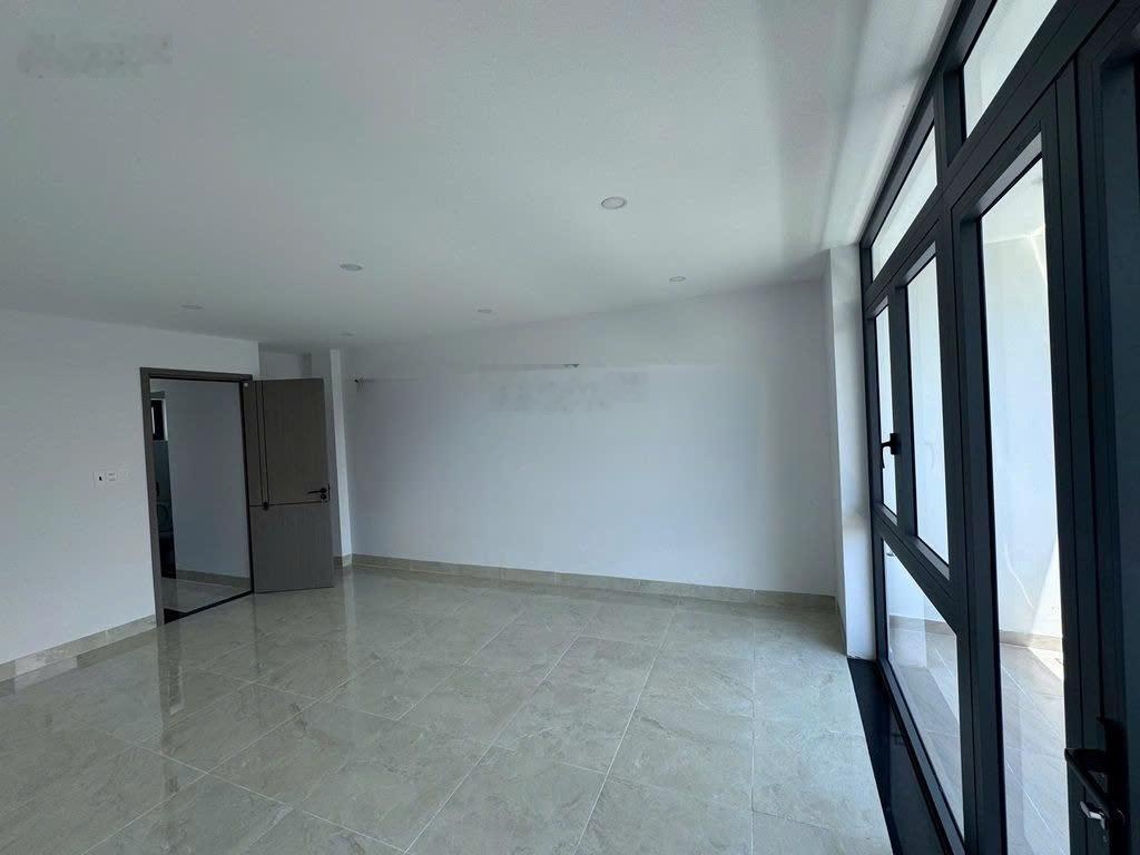 Bán tòa nhà MT gần ngay Nguyễn Văn Đậu P5 - 5x27m - hầm 8 tầng - khu vực sầm uất - HĐT 160tr/th