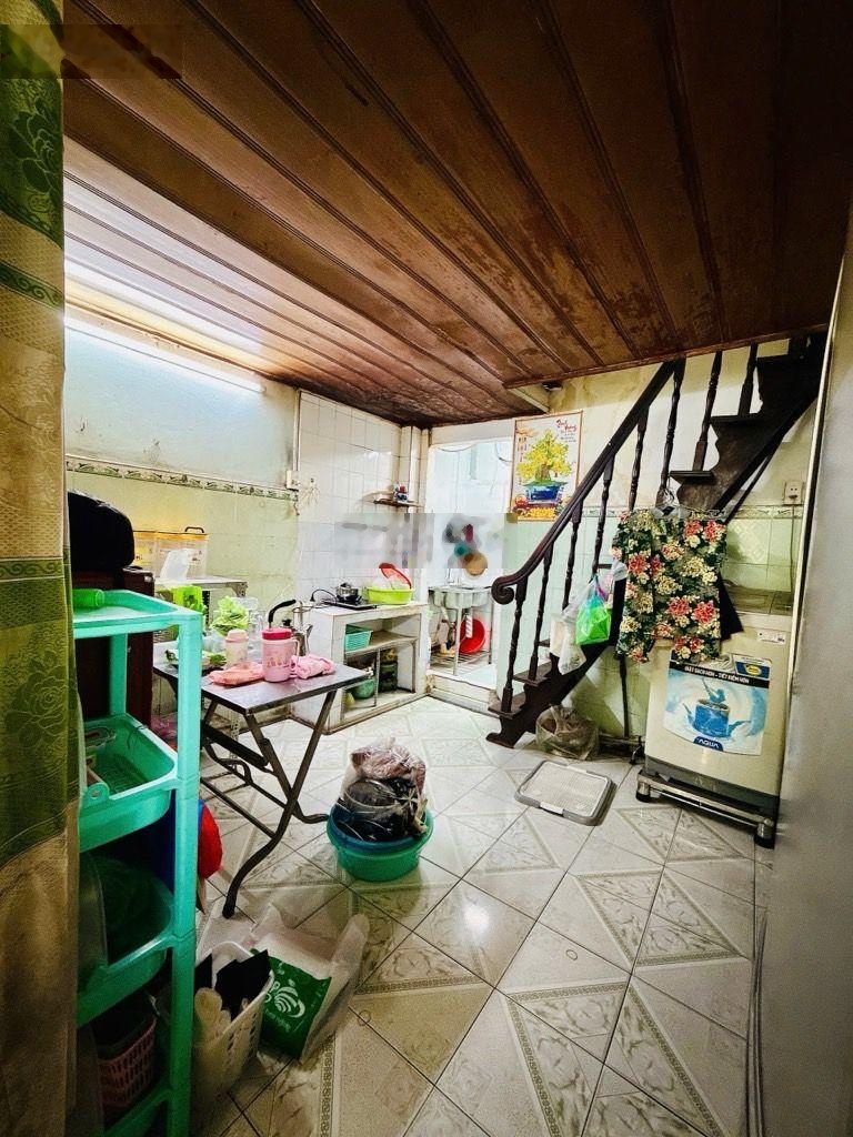 Nguyễn tất thành q4- hẻm đẹp 4m- 28m2 - 3 tầng đúc- chỉ 4 tỷ nhỉnh