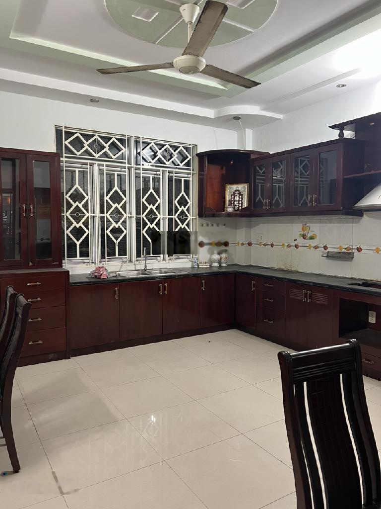 Nhà măt tiền kinh doanh sầm uất ba tơ quận8-4 tầng sát căn góc