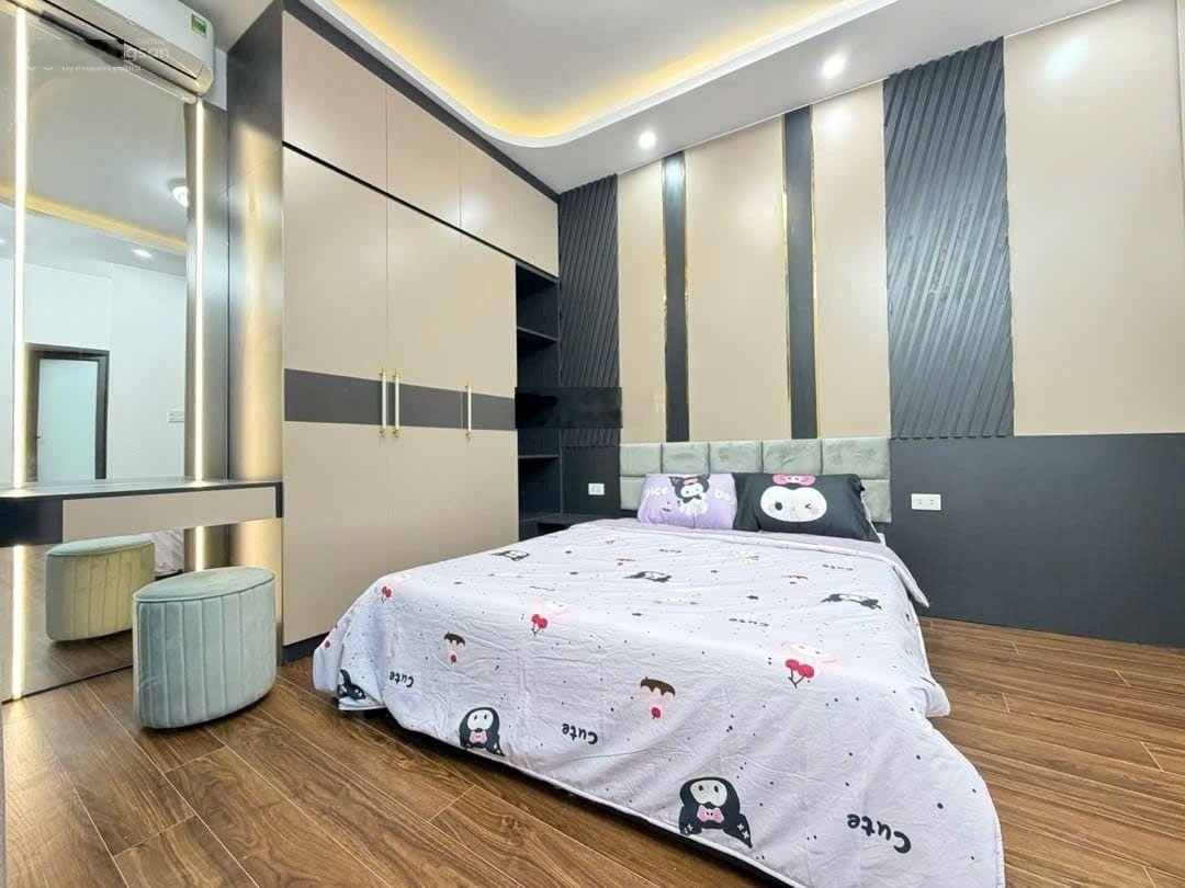 Bán nhà 6,9tỷ 47m2, ngõ phố Chiến Thắng - hàng xóm Thanh Xuân - nhà 5 tầng sân để xe rộng rãi