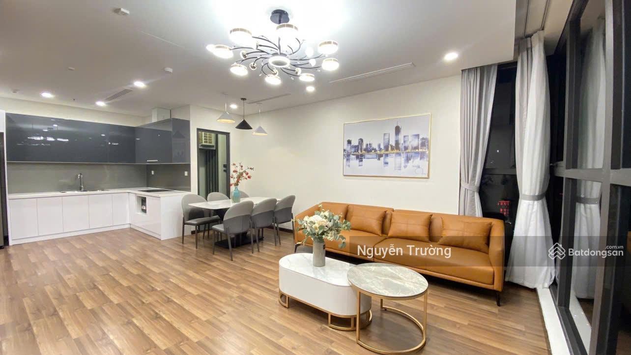 Cần bán căn hộ 109m2, 3PN 2VS, full đồ đẹp, căn góc, sổ sẵn, chung cư Mipec Rubik. Giá 12 tỷ