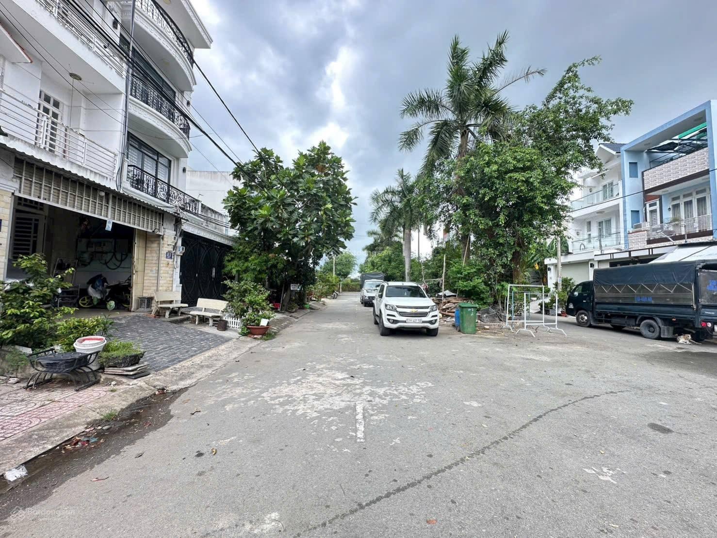 Gấp!!! Chủ Kẹt Tiền Cần Bán Gấp Lô Đất KDC Metro, Tân Kiên, Bình Chánh, DT:100m2, SHR Chỉ 4.85 Tỷ