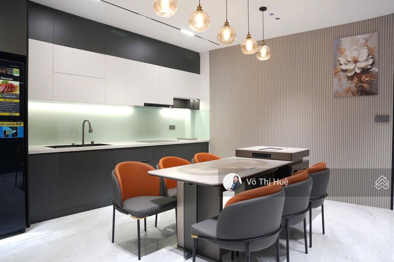 Mt Phố Hải Châu chỉ 1x tỷ đẹp 110m full nội thất