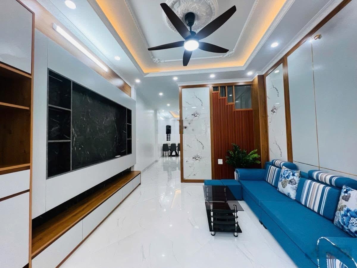 Bán nhà cầu diễn - thang máy - ô tô gần - xây mới hiện đại - full nội thất